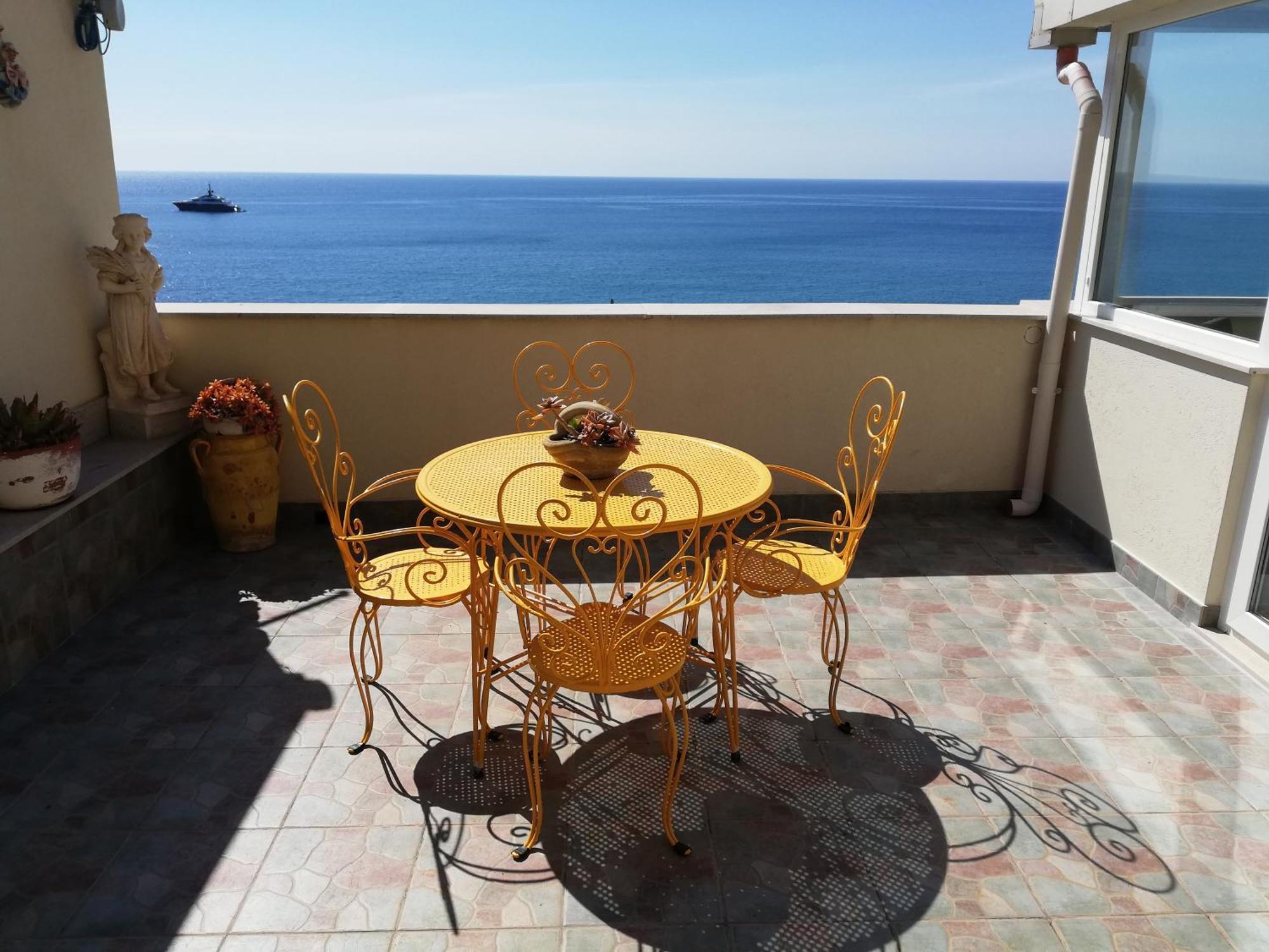 Holiday Rentals Apartamento Taormina